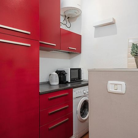 Classbnb - Two Apartments 400 Meters From The Duomo Милано Екстериор снимка