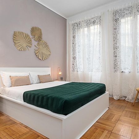 Classbnb - Two Apartments 400 Meters From The Duomo Милано Екстериор снимка