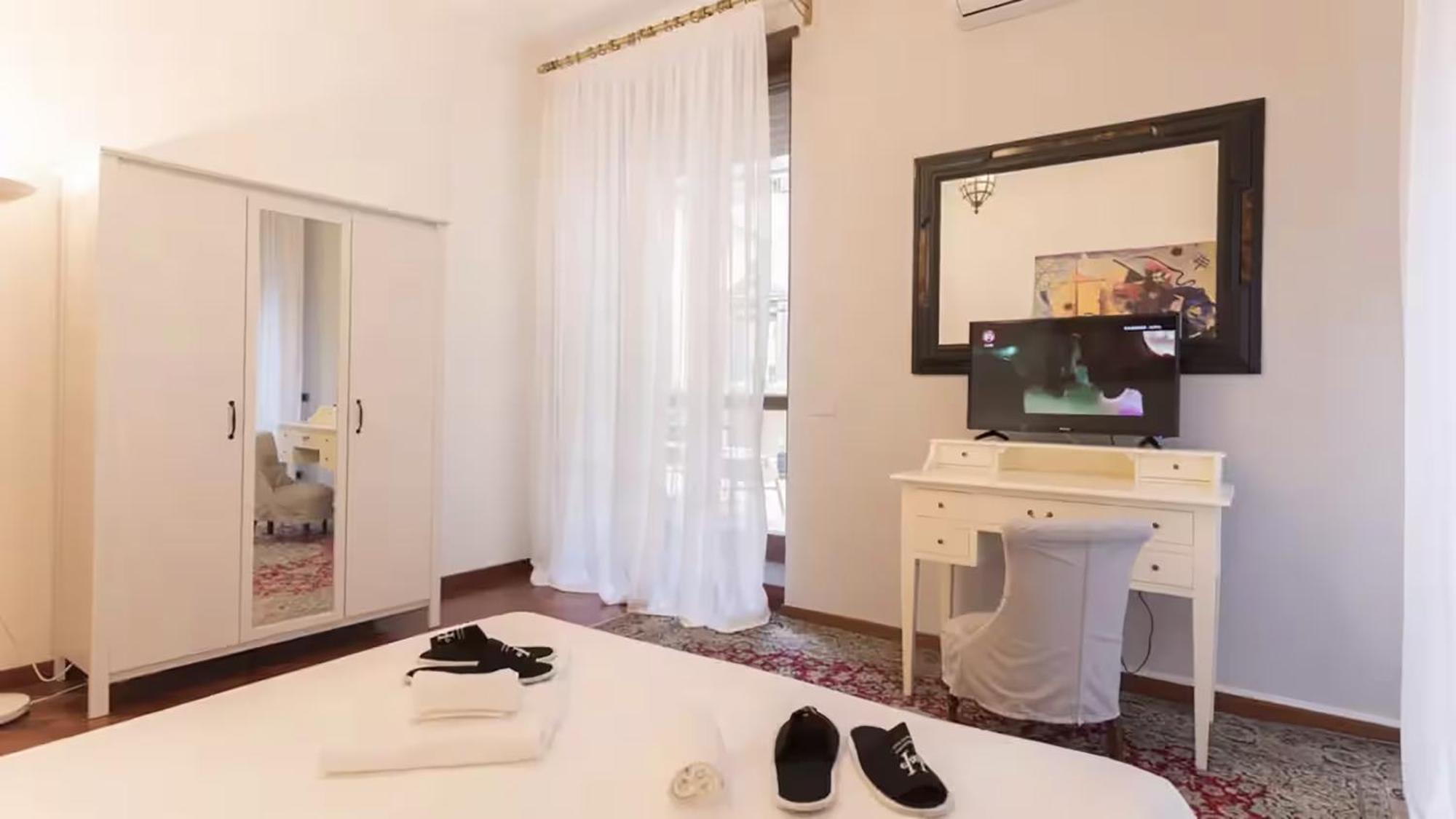 Classbnb - Two Apartments 400 Meters From The Duomo Милано Екстериор снимка