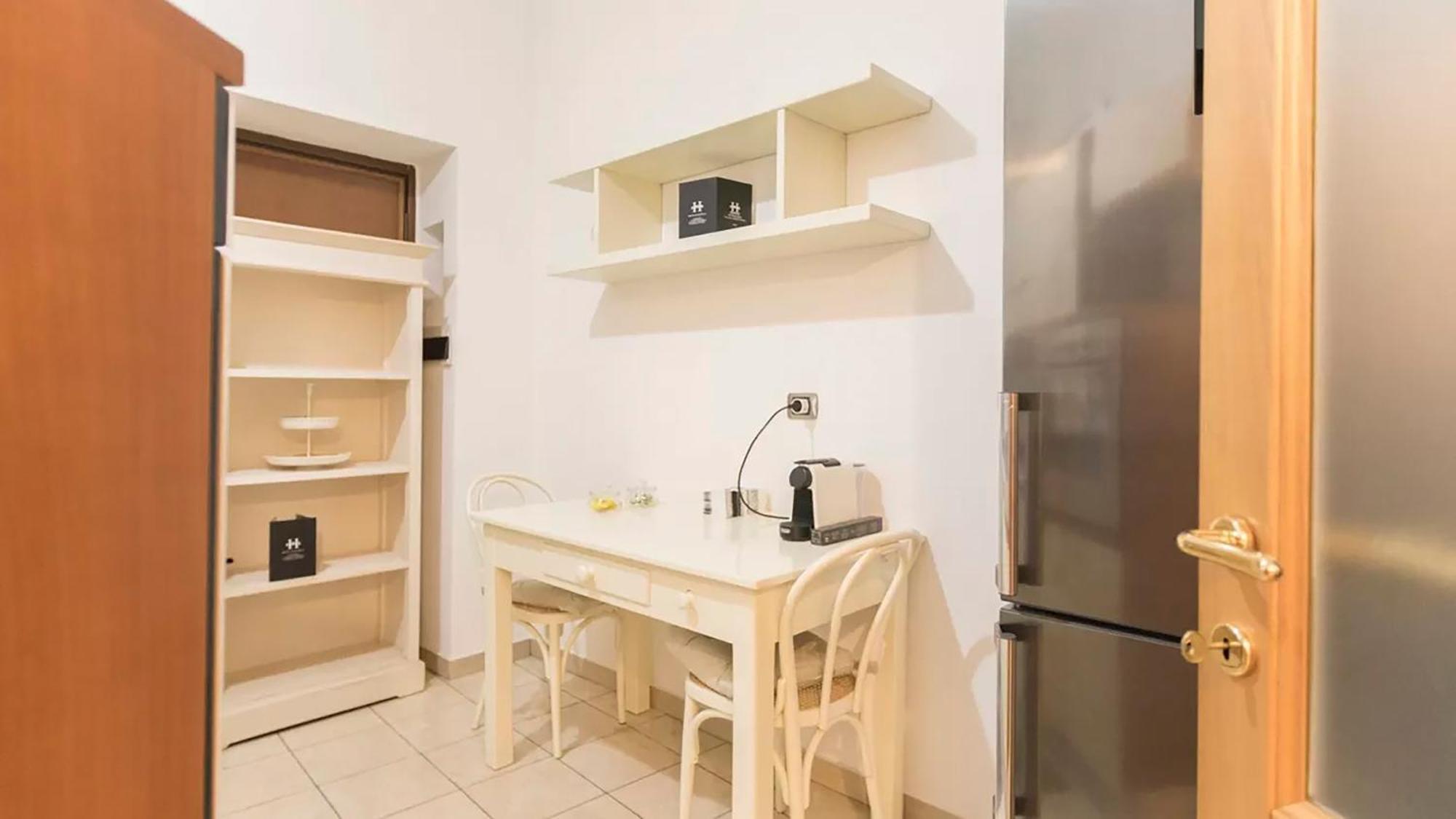 Classbnb - Two Apartments 400 Meters From The Duomo Милано Екстериор снимка
