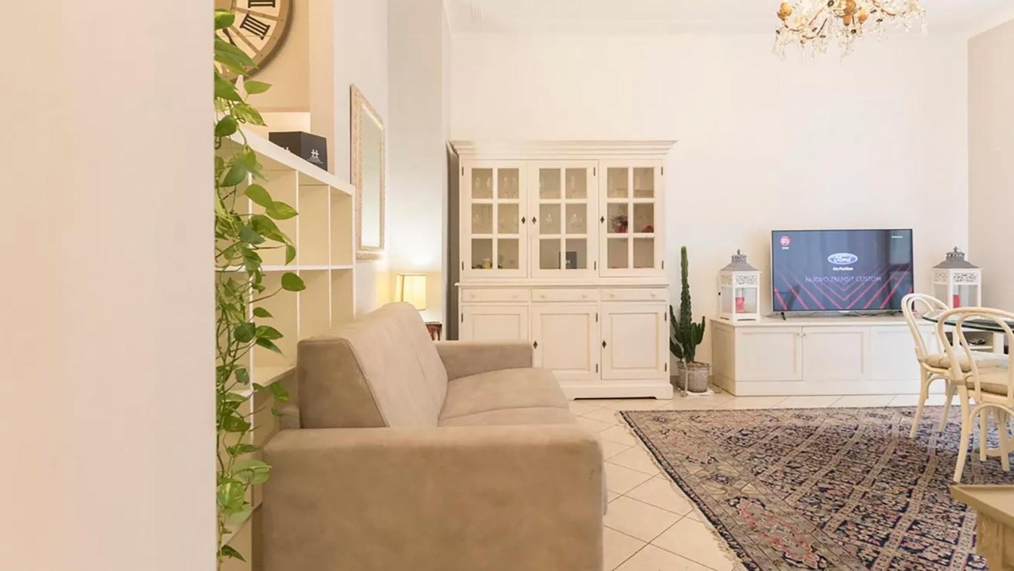 Classbnb - Two Apartments 400 Meters From The Duomo Милано Екстериор снимка