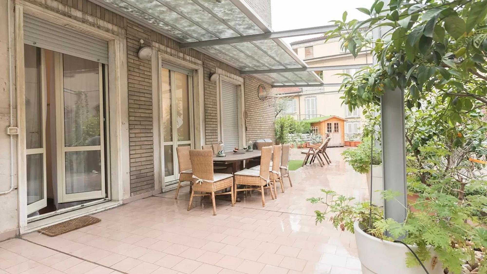 Classbnb - Two Apartments 400 Meters From The Duomo Милано Екстериор снимка