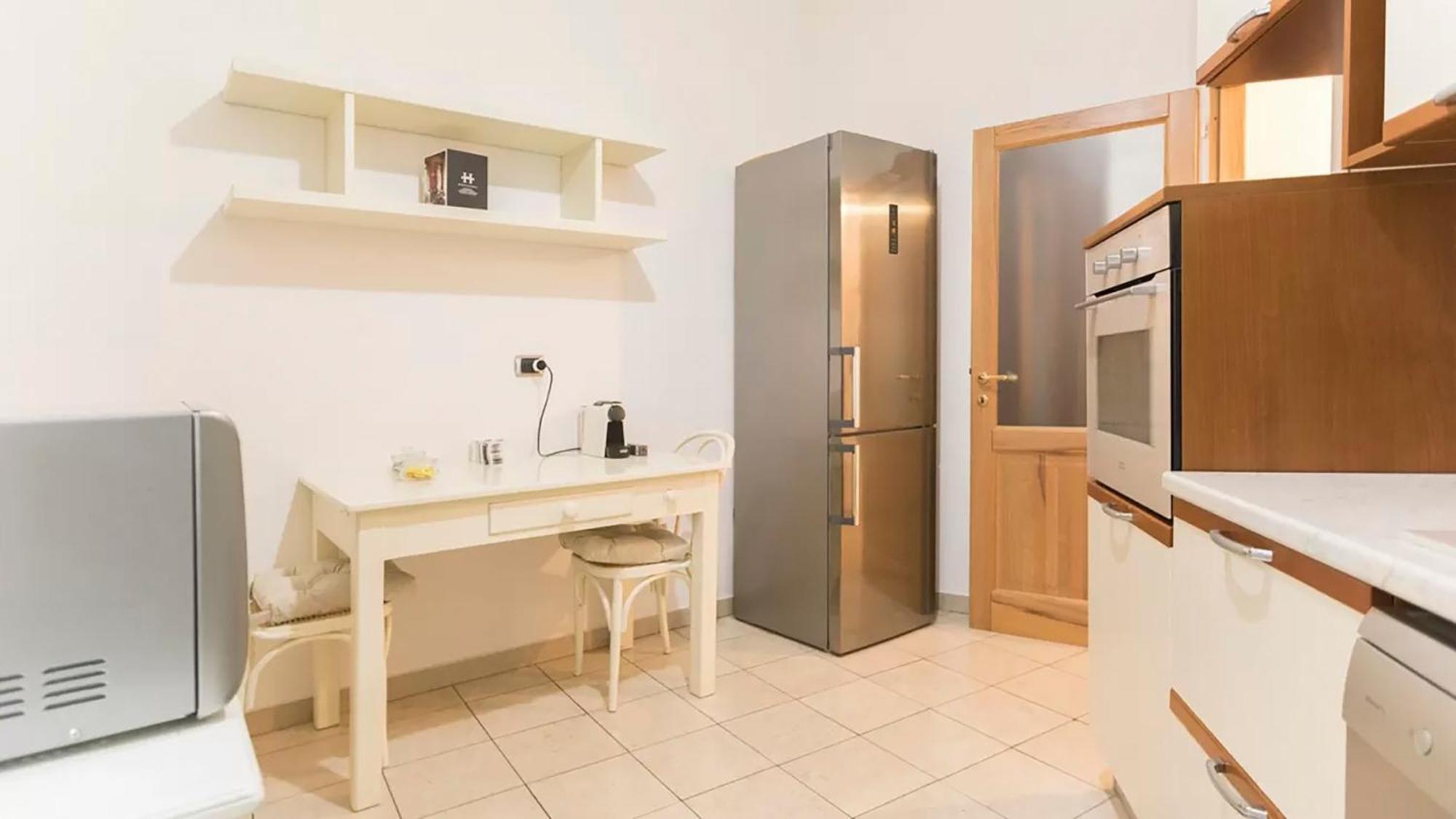 Classbnb - Two Apartments 400 Meters From The Duomo Милано Екстериор снимка