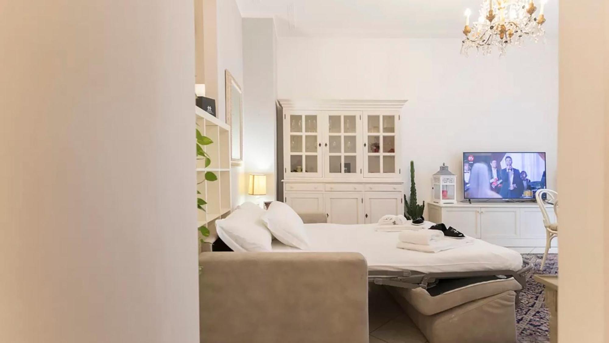 Classbnb - Two Apartments 400 Meters From The Duomo Милано Екстериор снимка