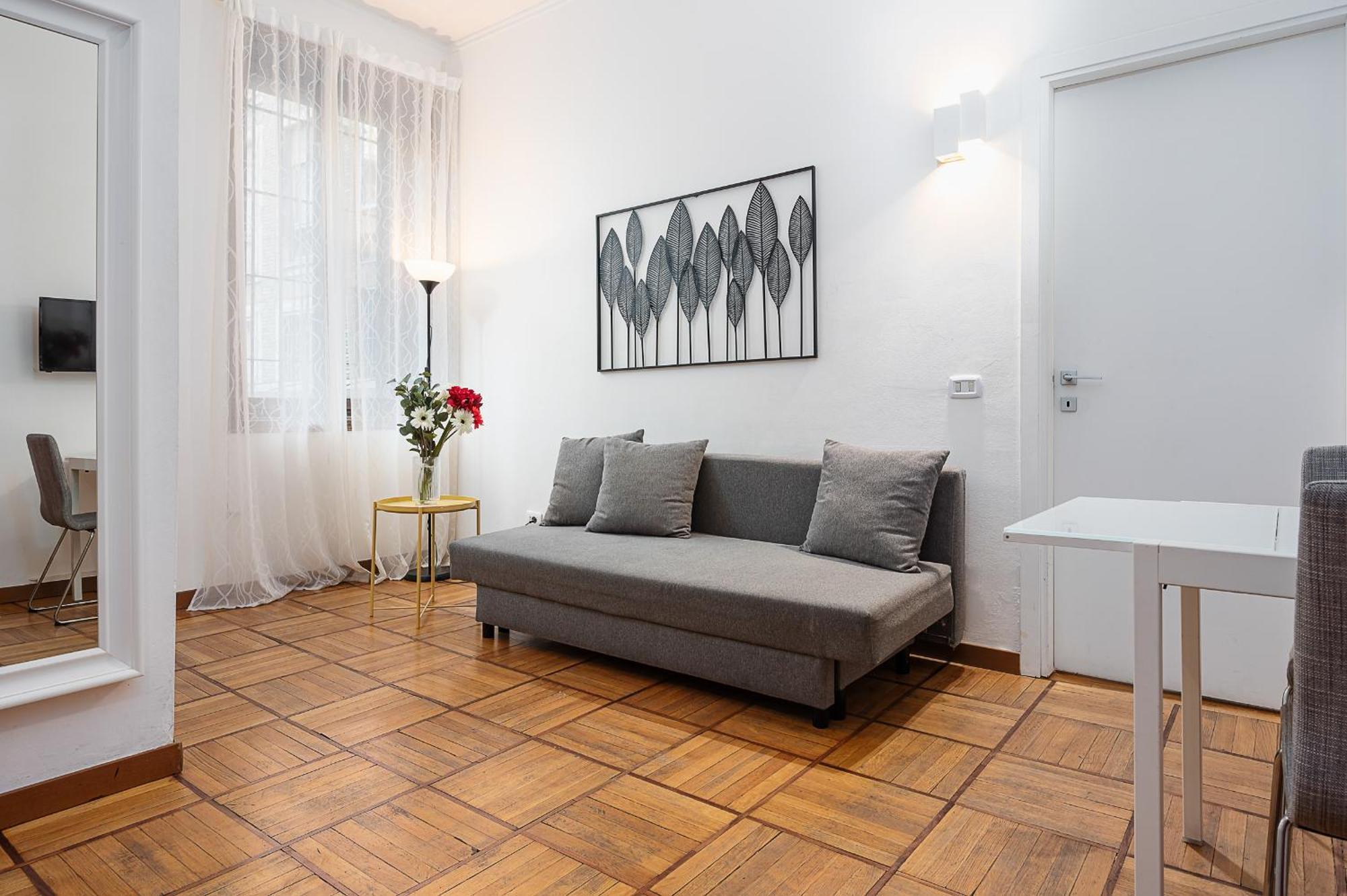 Classbnb - Two Apartments 400 Meters From The Duomo Милано Екстериор снимка