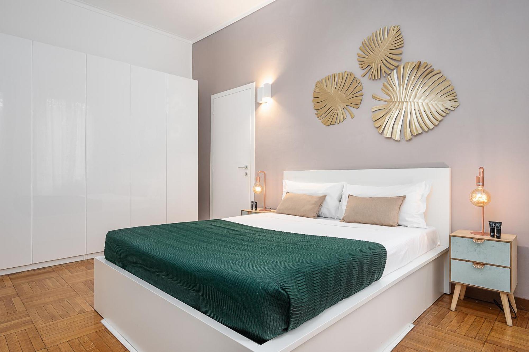 Classbnb - Two Apartments 400 Meters From The Duomo Милано Екстериор снимка
