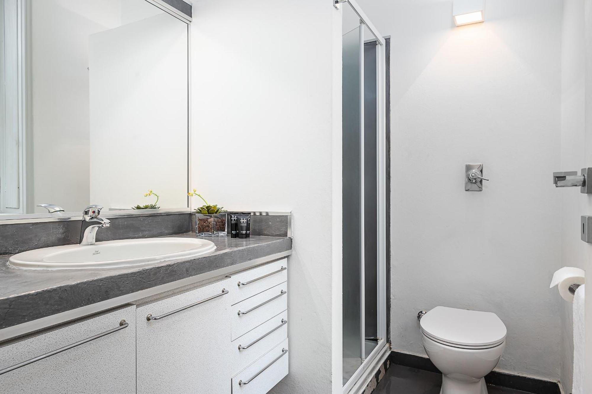 Classbnb - Two Apartments 400 Meters From The Duomo Милано Екстериор снимка